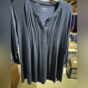 Croft and Barrow Top NWT Navy Blue. Sz M